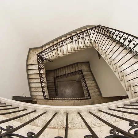 Palazzo Del Papa Pensión 2*