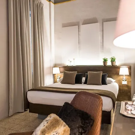 Palazzo Del Papa בית הארחה