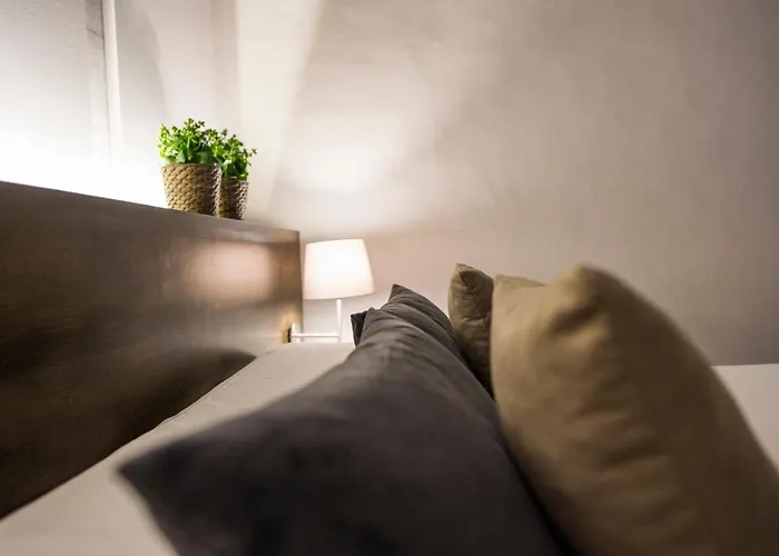 Palazzo Del Papa 招待所 4*