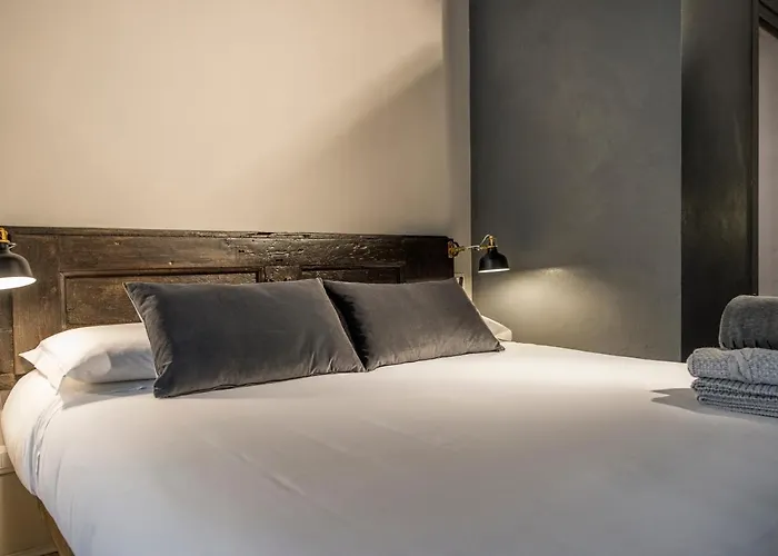 Palazzo Del Papa Gasthuis 4*